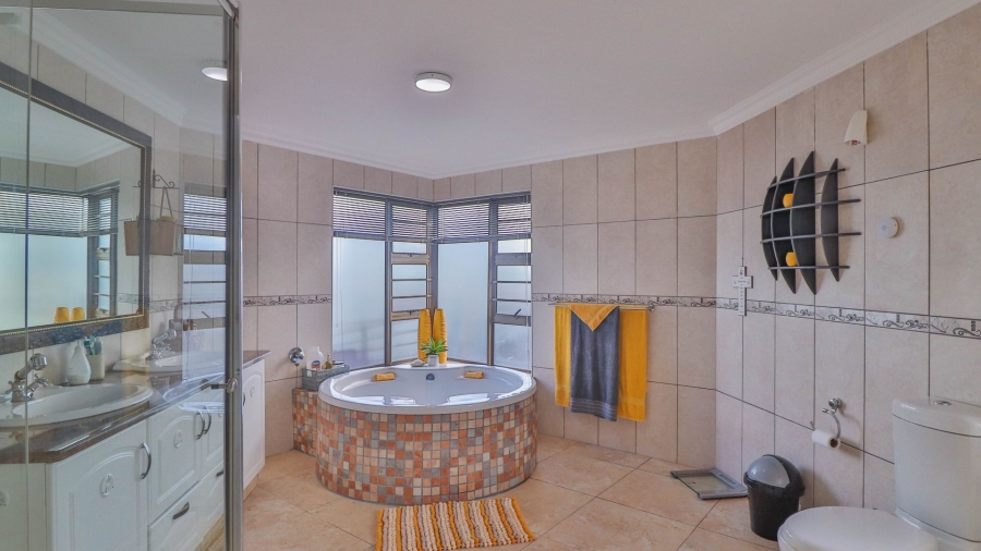 5 Bedroom Property for Sale in Dana Bay Western Cape